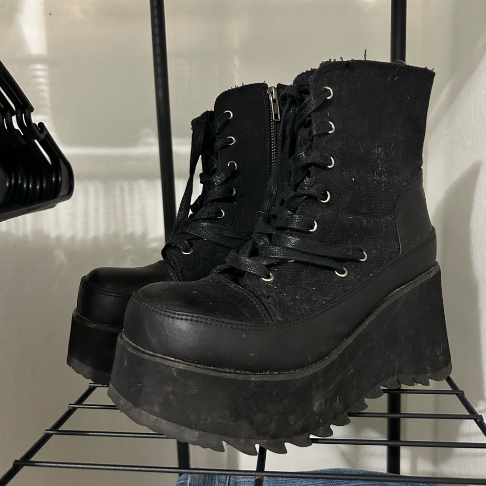 Demonia Discontinued Scene-50